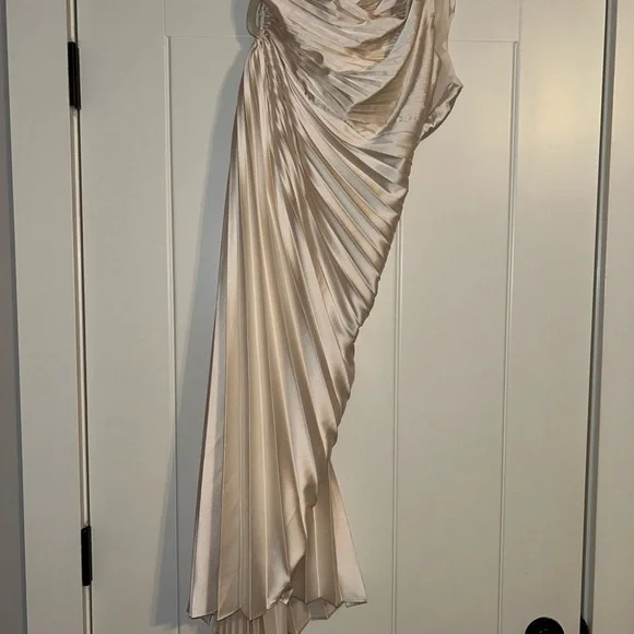 These Three Boutique cream dress new never worn size Small - Picture 4 of 8